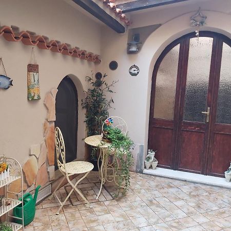 Вілла Casa Dell'Artista Singola E Indipendente Кальярі Екстер'єр фото
