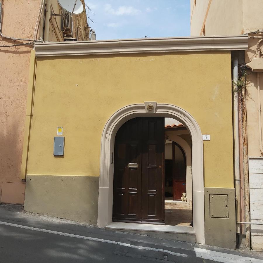 Вілла Casa Dell'Artista Singola E Indipendente Кальярі Екстер'єр фото