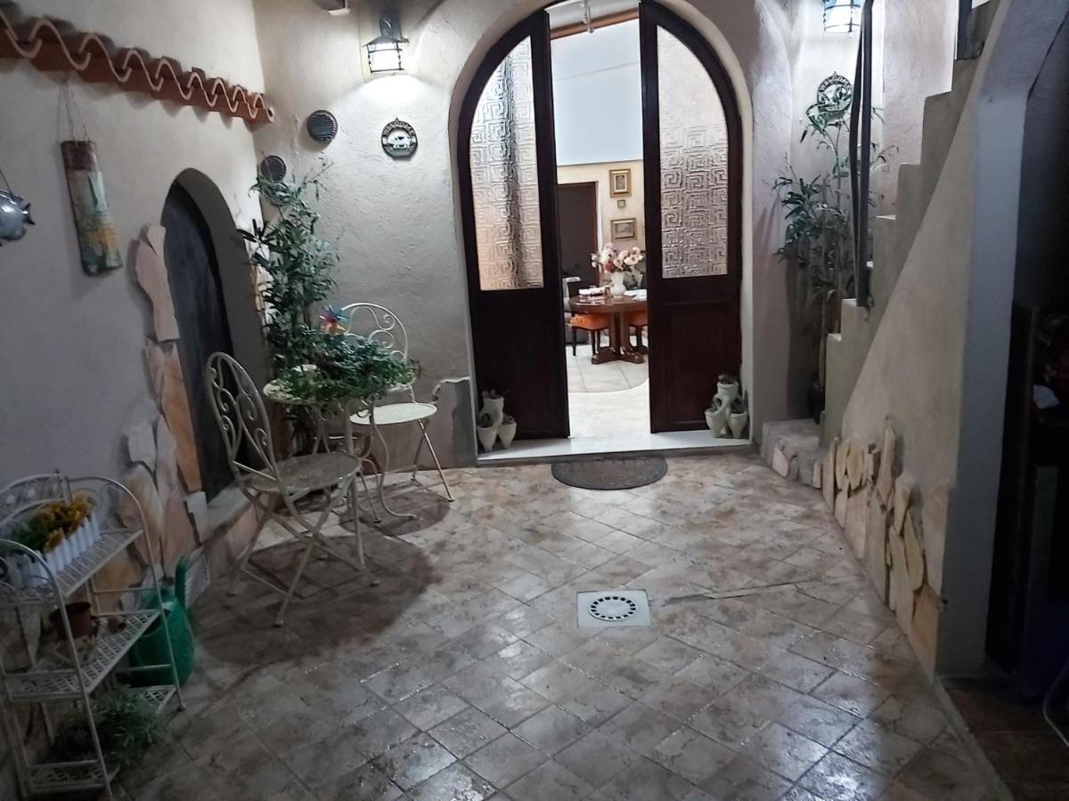 Вілла Casa Dell'Artista Singola E Indipendente Кальярі Екстер'єр фото